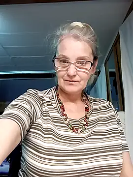 irinamaux online show from October 21, 4:51 pm