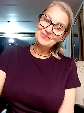 irinamaux online show from October 25, 4:57 pm