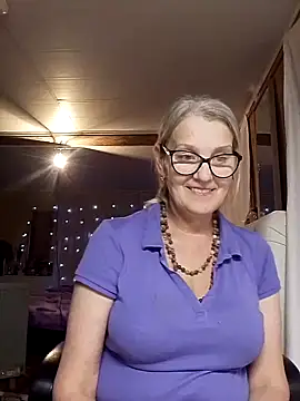 irinamaux online show from October 31, 3:13 pm