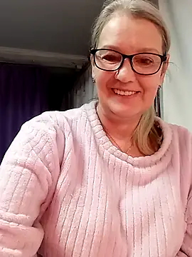 irinamaux online show from February 7, 7:34 am