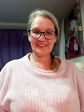 irinamaux online show from February 15, 9:22 pm