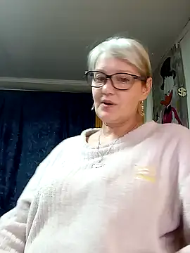 irinamaux online show from May 18, 4:35 pm