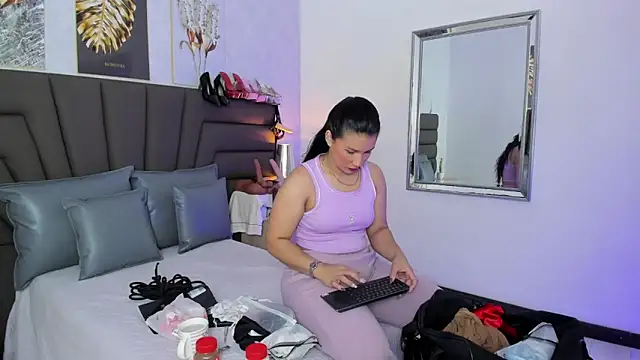 Sofi Perez  online show from June 3, 11:13 am