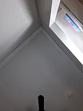 Zander823 online show from February 6, 8:40 am