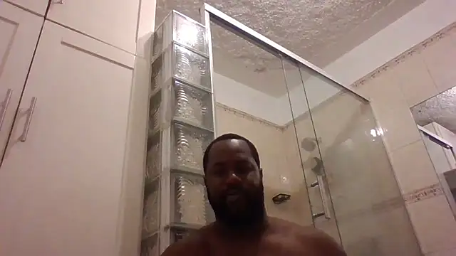 Snapshot of Bighood_T chatting on April 22, 2:58 am Bighood T online show from April 22, 2:58 am