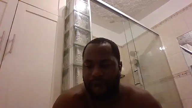 Snapshot of Bighood_T chatting on May 6, 3:02 am Bighood T online show from May 6, 3:02 am