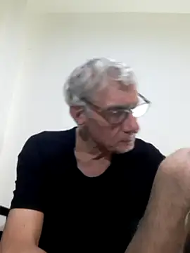 BIGUNCUTHARDCOCK online show from March 19, 7:18 am