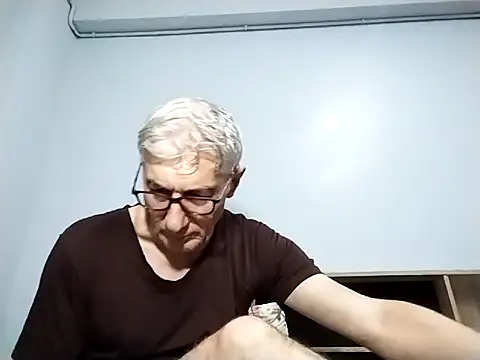 BIGUNCUTHARDCOCK online show from September 18, 4:58 am