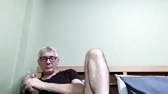 BIGUNCUTHARDCOCK online show from October 18, 11:44 am