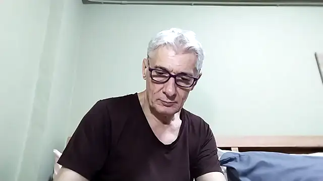 BIGUNCUTHARDCOCK online show from October 23, 1:10 pm