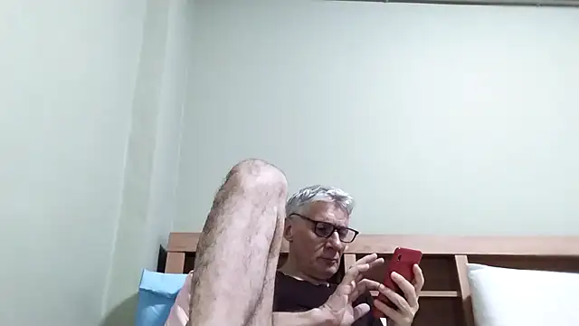 BIGUNCUTHARDCOCK online show from December 22, 1:30 pm