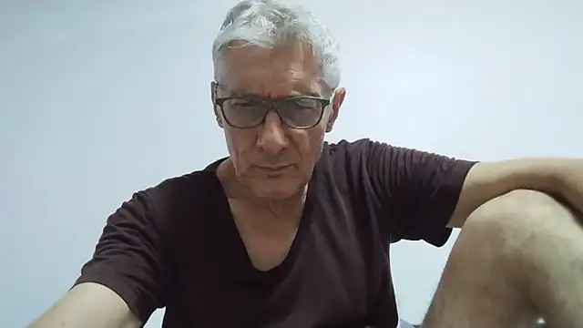 Snapshot of BIGUNCUTHARDCOCK chatting on June 18, 9:14 am BIGUNCUTHARDCOCK online show from June 18, 9:14 am