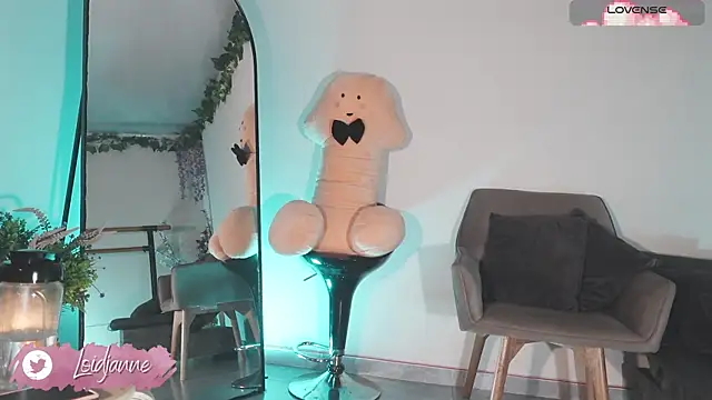 loIijanne online show from March 31, 12:01 am