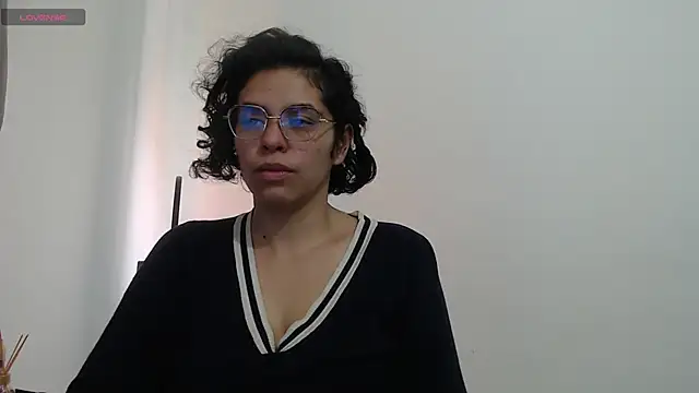 Snapshot of Anne_purple chatting on December 12, 5:04 pm Anne purple online show from December 12, 5:04 pm