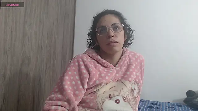 Snapshot of Anne_purple chatting on January 29, 6:28 pm Anne purple online show from January 29, 6:28 pm