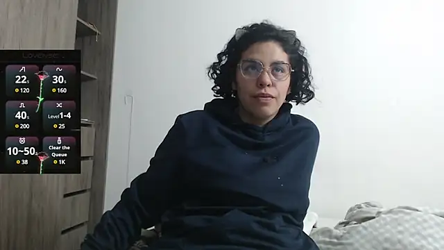 Snapshot of Anne_purple chatting on February 28, 3:37 pm Anne purple online show from February 28, 3:37 pm