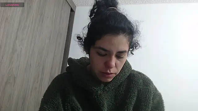 Snapshot of Anne_purple chatting on March 10, 1:43 pm Anne purple online show from March 10, 1:43 pm