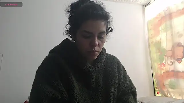 Snapshot of Anne_purple chatting on March 17, 4:01 pm Anne purple online show from March 17, 4:01 pm