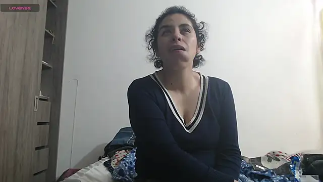 Snapshot of Anne_purple chatting on March 18, 4:04 pm Anne purple online show from March 18, 4:04 pm