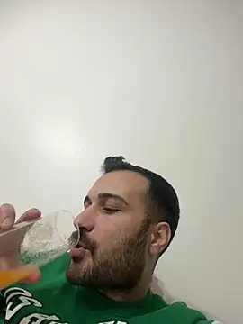 Snapshot of modelturanist27 chatting on January 23, 9:50 pm modelturanist27 online show from January 23, 9:50 pm