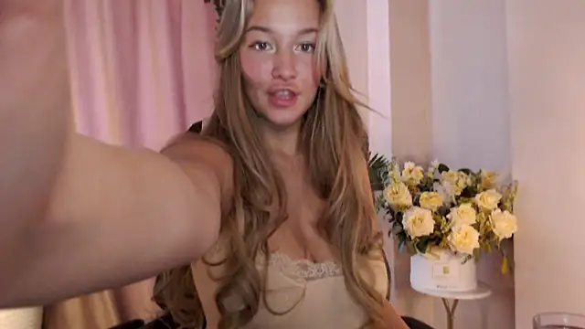 Milk Bunny online show from February 12, 8:06 am