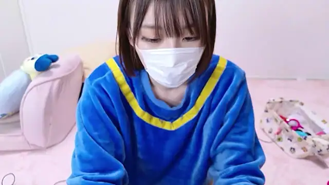 hi---chan- online show from April 10, 2:11 pm