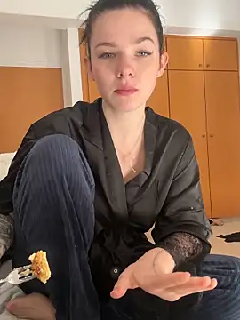 RoxiBlack online show from February 22, 7:29 am