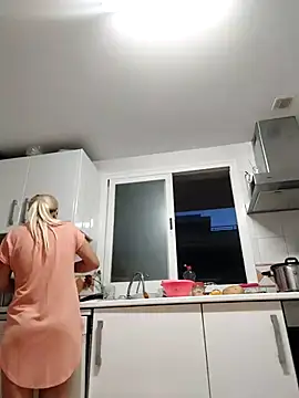 blondyruby online show from November 2, 5:37 pm