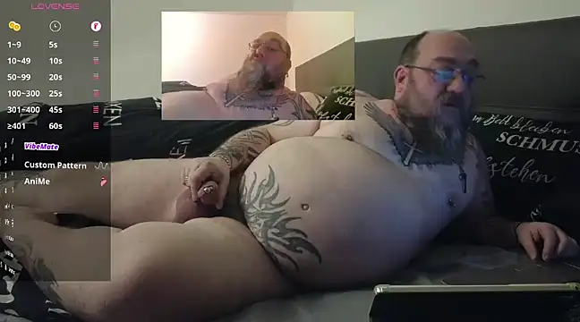 Snapshot of Lederbikerhn chatting on December 27, 2:33 pm Lederbikerhn online show from December 27, 2:33 pm