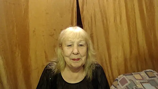 Snapshot of _Estelitta_5 chatting on December 18, 11:19 pm  Estelitta 5 online show from December 18, 11:19 pm
