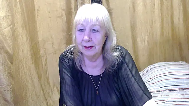 Snapshot of _Estelitta_5 chatting on February 22, 3:47 pm  Estelitta 5 online show from February 22, 3:47 pm