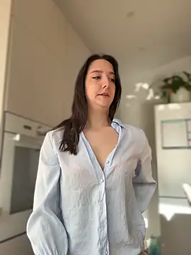  Juliette online show from November 15, 9:50 am