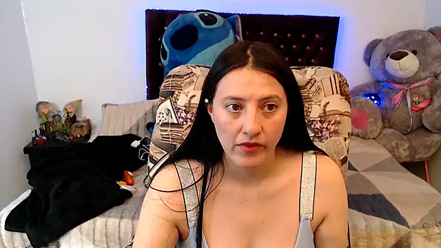 Snapshot of Lorenahot_06 chatting on April 22, 6:20 pm Lorenahot 06 online show from April 22, 6:20 pm