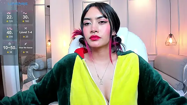 AzuraKindong online show from February 10, 10:30 pm