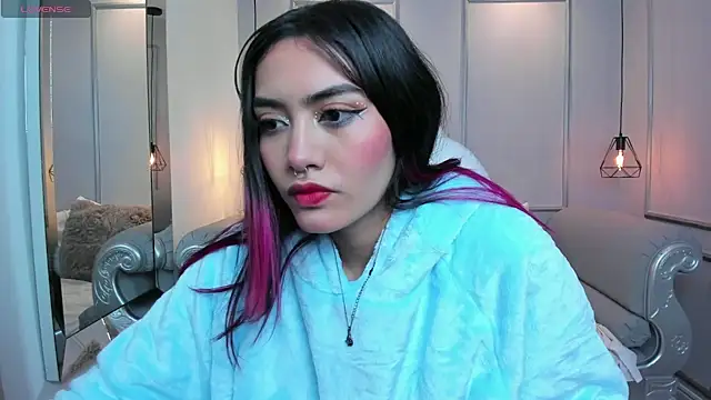 AzuraKindong online show from March 10, 7:18 pm