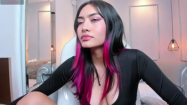 AzuraKindong online show from March 13, 1:21 am