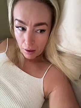 Snapshot of ChristyAdair chatting on December 2, 3:14 pm ChristyAdair online show from December 2, 3:14 pm