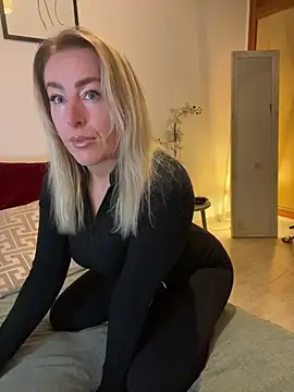 Snapshot of ChristyAdair chatting on March 1, 7:59 pm ChristyAdair online show from March 1, 7:59 pm