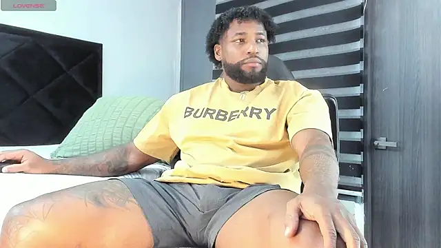 Dancelwashington online show from November 26, 9:05 pm