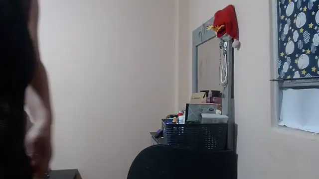 Snapshot of Ainhoa-hot chatting on December 18, 2:17 am Ainhoa-hot online show from December 18, 2:17 am