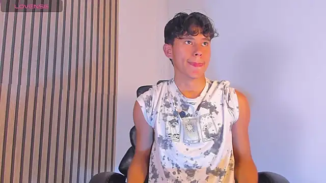 Snapshot of Angel_esteban_fx chatting on May 8, 8:36 pm Angel esteban fx online show from May 8, 8:36 pm