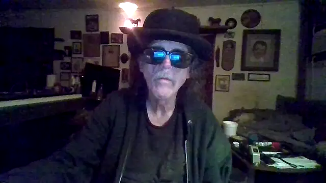 22Sub22 online show from May 3, 9:59 am