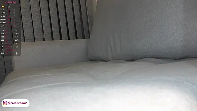 calehot98 online show from December 14, 3:07 am