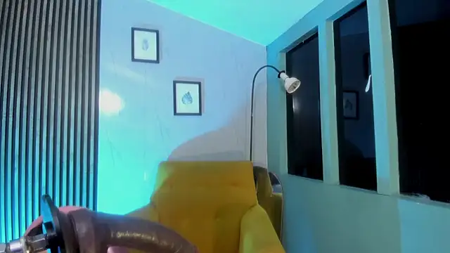 Red lady online show from February 20, 3:47 am