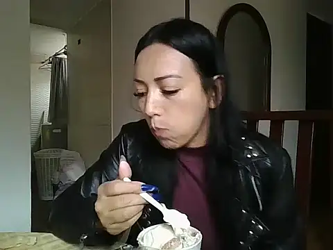 Laura martin  online show from March 4, 4:09 pm