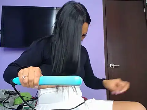 Laura martin  online show from October 20, 3:01 pm