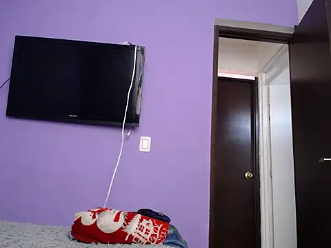 Laura martin  online show from February 1, 6:39 pm