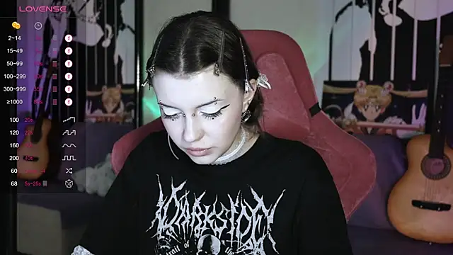 prettybones online show from December 20, 12:27 pm