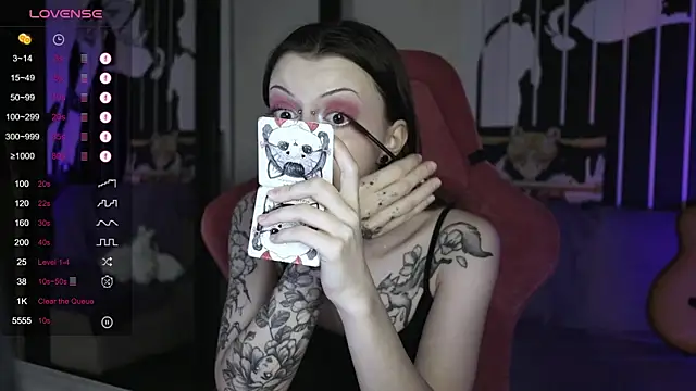 prettybones online show from December 29, 6:45 am