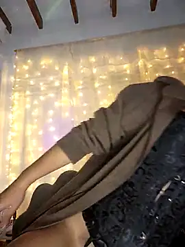 Juanelopez1 online show from February 10, 3:35 am